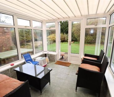 2 bedroom bungalow to rent - Photo 2