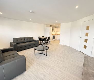 2 Bed, Flat - Photo 6