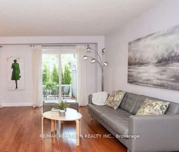 Condo Townhouse For Lease | N9268724 - Photo 3