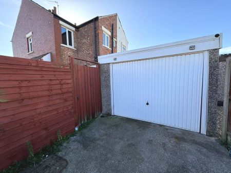 Pickmere Avenue, Blackpool, FY4 3HL - Photo 4