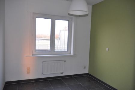 Recent appartement met zeer ruim terras (50 m2), een prachtig verzicht en garage. - Photo 4