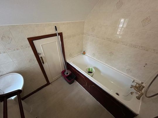 2 bedroom end of terrace house to rent - Photo 1