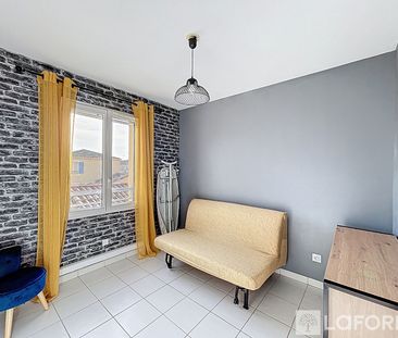 Location Maison 4 pièces 77m² - Photo 2