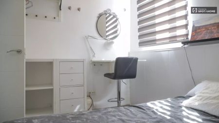 2-bedroom apartment for rent in Embajadores, all bills included - Foto 4