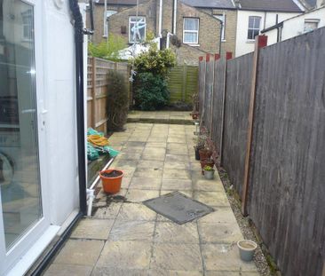 1 Bed Flat, Selkirk Road, SW17 - Photo 3