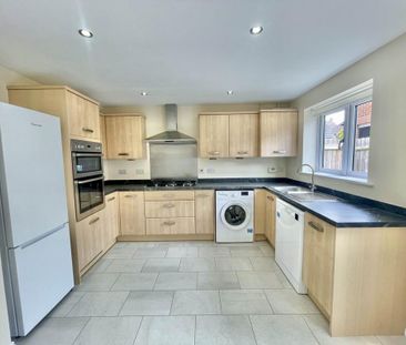 3 bedroom semi-detached house to rent - Photo 3