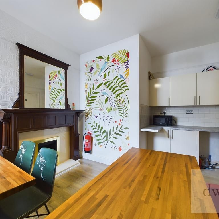 1 bedroom in a house share to rent - Photo 1