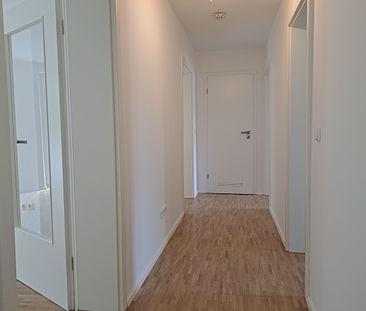 Schöne 2,5-Zimmer-Wohnung mit Balkon in Moosach - Photo 1