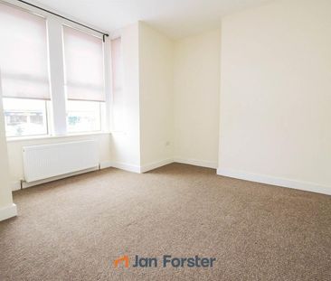 2 Bedroom Flat - Ground Floor - Photo 2
