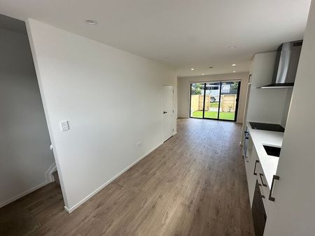 New 2 bed and 2 bath w Carpark - Photo 4