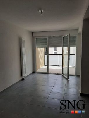 T3 AVEC BALCON ET DEUX PARKINGS - Photo 1