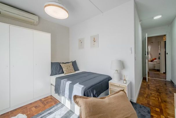 Calle de Fuendetodos, Madrid, Community of Madrid 28047 - Foto 1