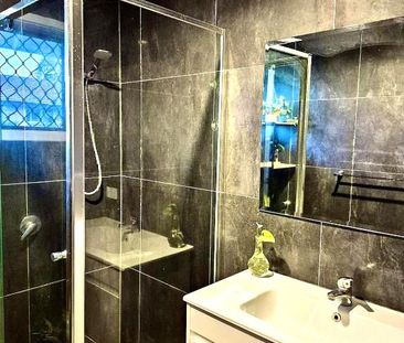 Modern Spacious Family Home in a Convenient Location! - Photo 5