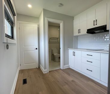 For Lease - 49 Ladner Drive Unit# Unit 2, Toronto, Ontario - Photo 5