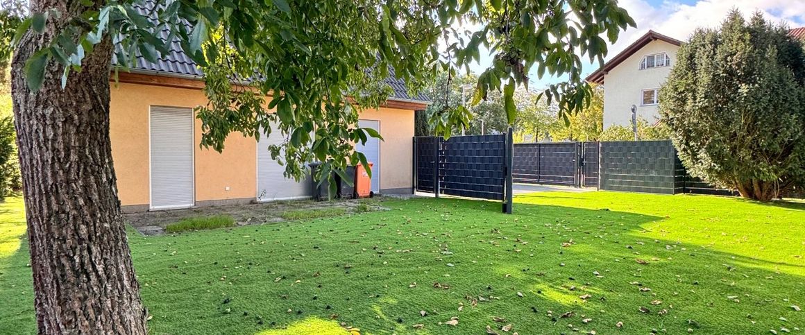 Wohnen oder Gewerbe mit 5 Zimmern direkt am U- Bahnhof Biesdorf Süd - Photo 1