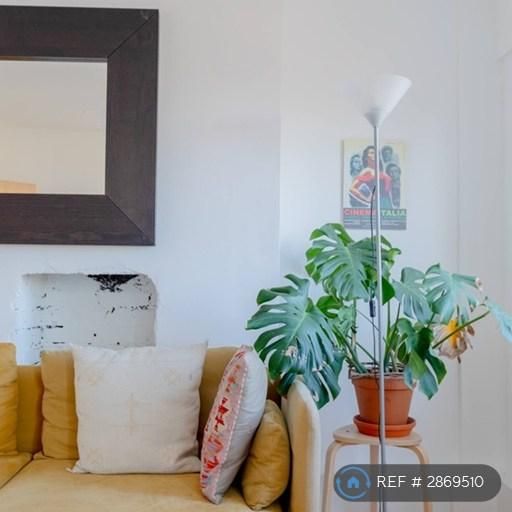 4 bedroom flat to rent - Photo 1