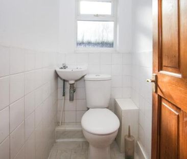 3 bedroom end of terrace house to rent - Photo 6