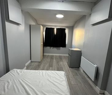 Room in a Shared House, Tower Hamlets Road, E7 - Photo 3