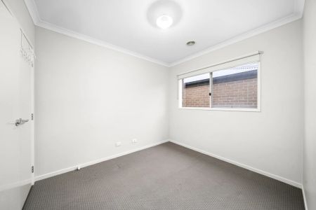 14 Blackberry Street, Manor Lakes. - Photo 3