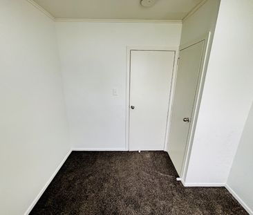 MANUREWA, 3 BEDROOMS - Photo 2