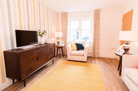 3 bedroom semi-detached house to rent - Photo 2