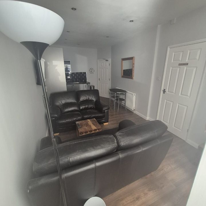 Room in a Shared House, Ecclesall Road, S11 - Photo 1