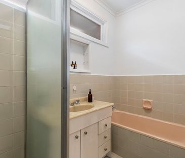 Lovely Two Bedroom Unit in Good Location! - Photo 5