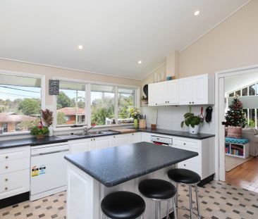 Beautiful Family Haven in Leafy Kirrawee - Photo 1