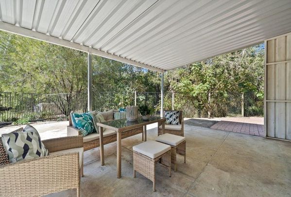 Fully Renovated Family Home - Photo 1