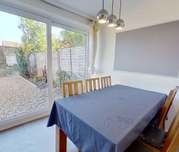 4 bedroom terraced house to rent - Photo 2