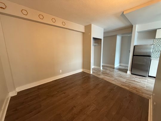 420 Parkdale Ave - Photo 1