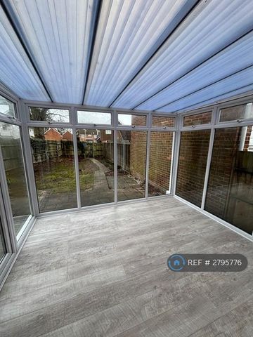 3 bedroom detached house to rent - Photo 5