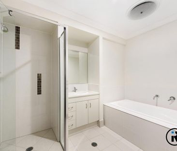 MUST SEE, NEAR NEW 3 BEDROOM FAMILY HOME! - Photo 5