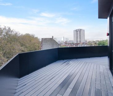 2 bedroom penthouse to rent - Photo 3