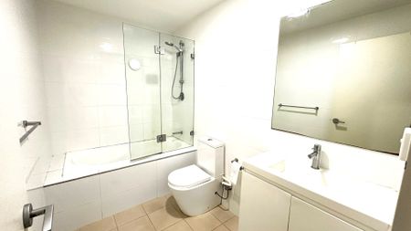 Apartment Living in Heart of Campbelltown - Photo 4