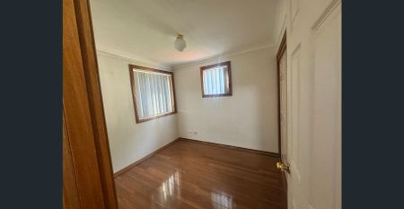 Prime Location - Photo 3