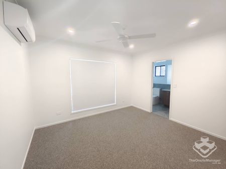 Spacious 4-Bedroom Family Haven in Richland! - Photo 2