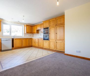 3 bedroom detached bungalow to rent - Photo 6