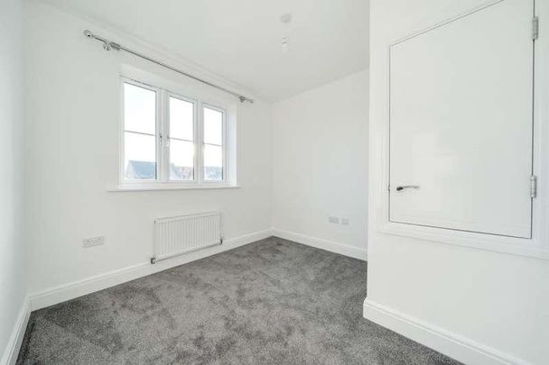 Heyford Park, Bicester, Oxfordshir, OX25 - Photo 1