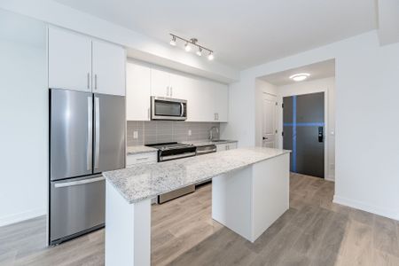 For Lease - 345 Wheat Boom Drive Unit# 401, Oakville, Ontario - Photo 3