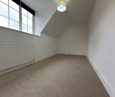 4 Bed Maisonette, Birdhurst Gardens, CR2 - Photo 4