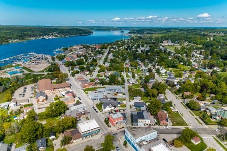 For Lease - 10 Levi Simon Trail, Penetanguishene, Ontario - Photo 5