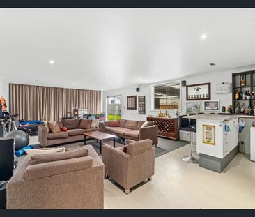 Furnished on Henry - Photo 6