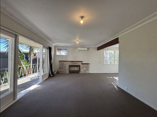 Three Bedrooms on River Road, Chartwell - Photo 1