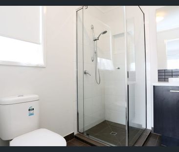 Modern comfort with space for the whole family. - Photo 6