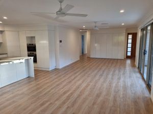 4 Regensberg Close, Varsity Lakes QLD 4227 - Photo 2