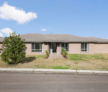 Modern Family Home - Photo 4