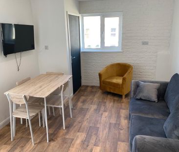 3 bedroom flat share to rent - Photo 3