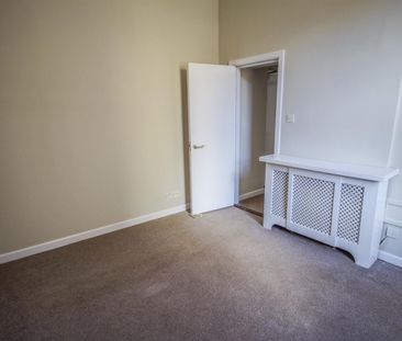 35 Long Street, Dursley - Photo 5