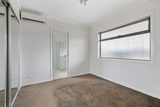 2/98 Ashley Street, Maidstone VIC 3012 - Photo 1